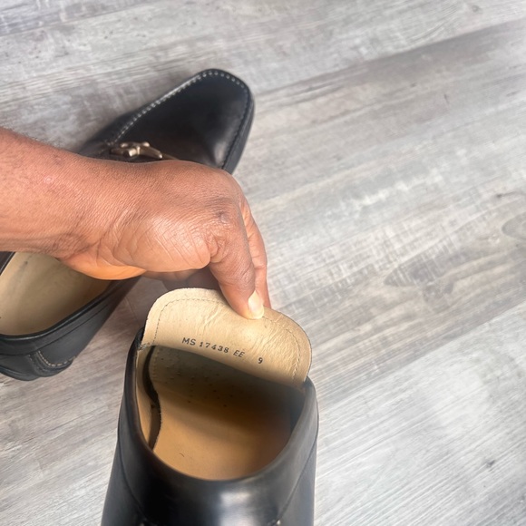 Authentic Salvatore Ferragamo loafers. Nice , classy, & in good condition - Picture 7 of 7